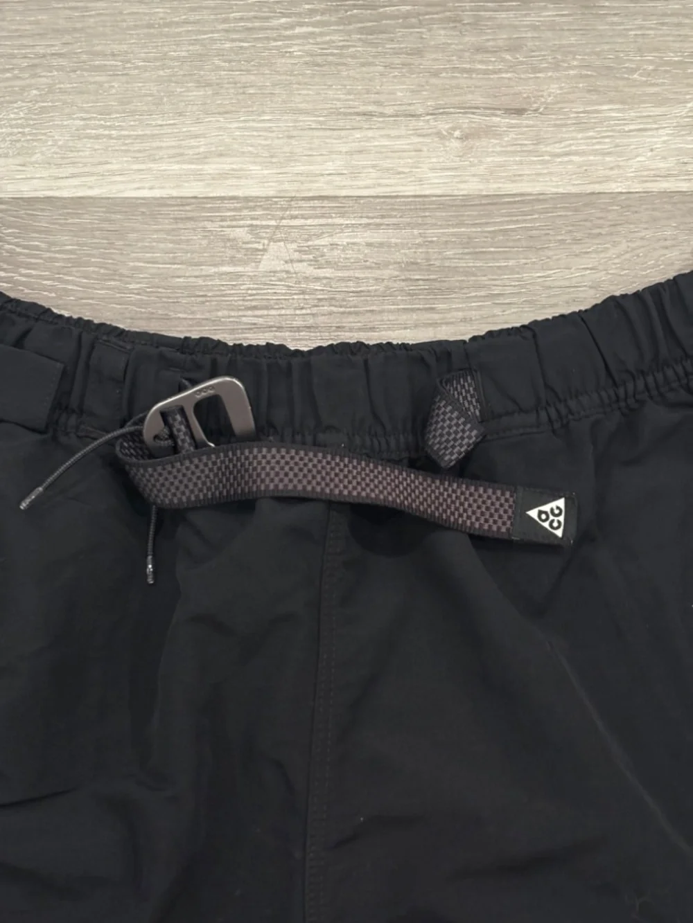 Nike ACG Snowgrass Cargo Shorts Mens M Black Hike Trail Fishing Sportswear Gorp
